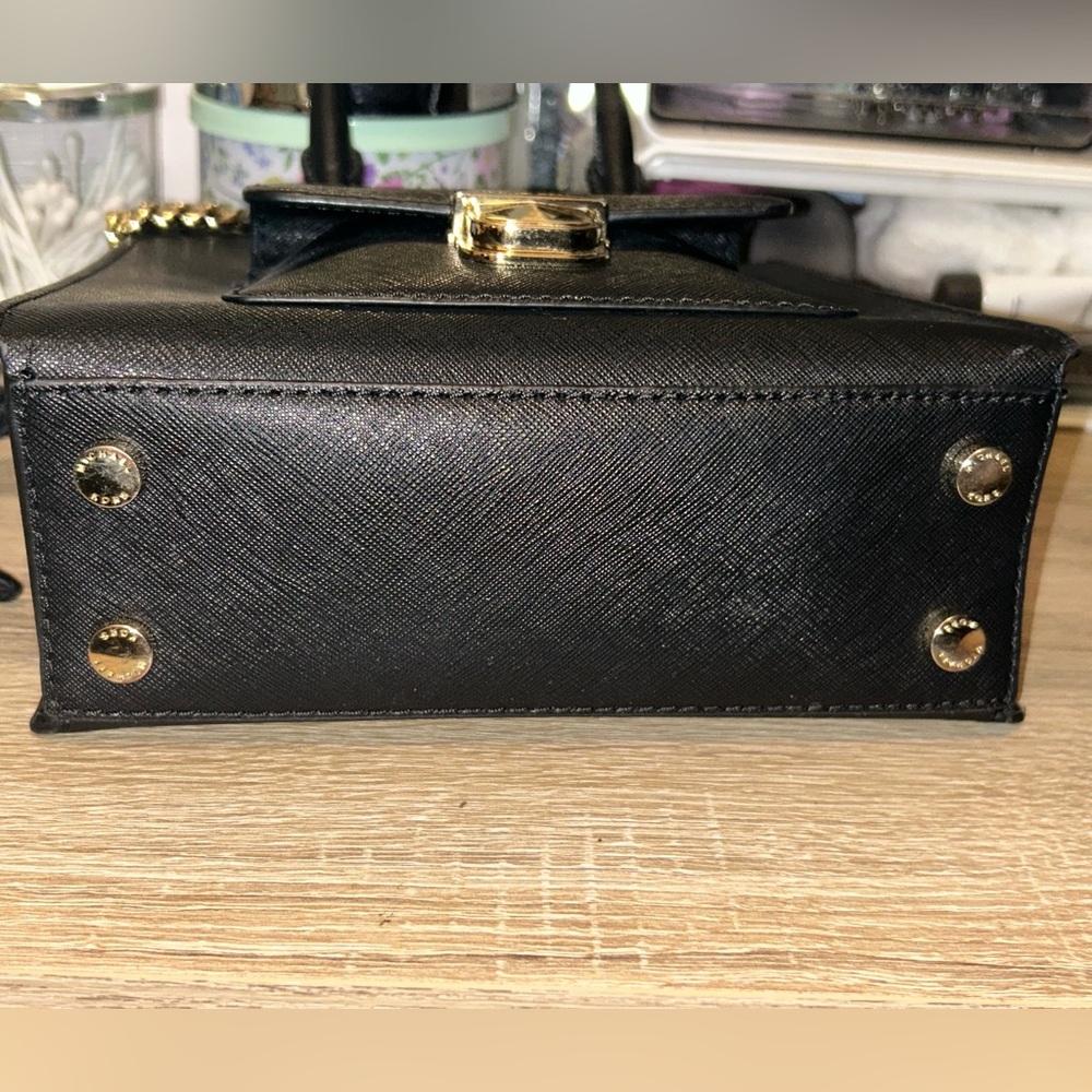 Michael Kors extra small Crossbody - Picture 2 of 9